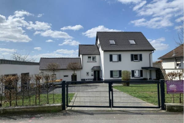 Familienfreundliches, kernsaniertes Einfamilienhaus mit großem Grundstück